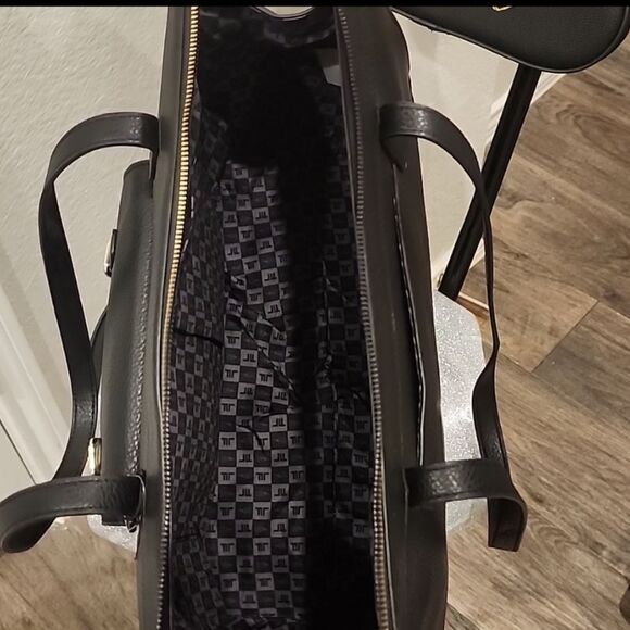 London Fog Lexi Crossbody Bag- Black - Picture 5 of 8